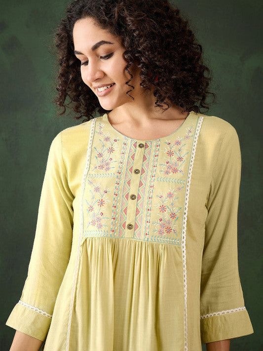Sangria Women Floral Embroidered Round Neck Top
