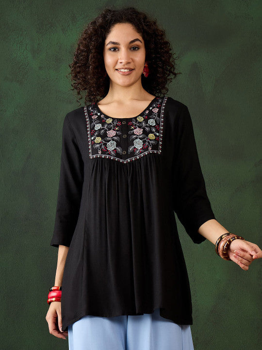 Sangria Women Floral Embroidered Round Neck Top