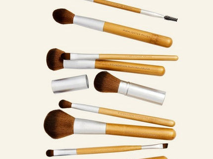 The Body Shop Retractable Blusher Brush - 1 Pc